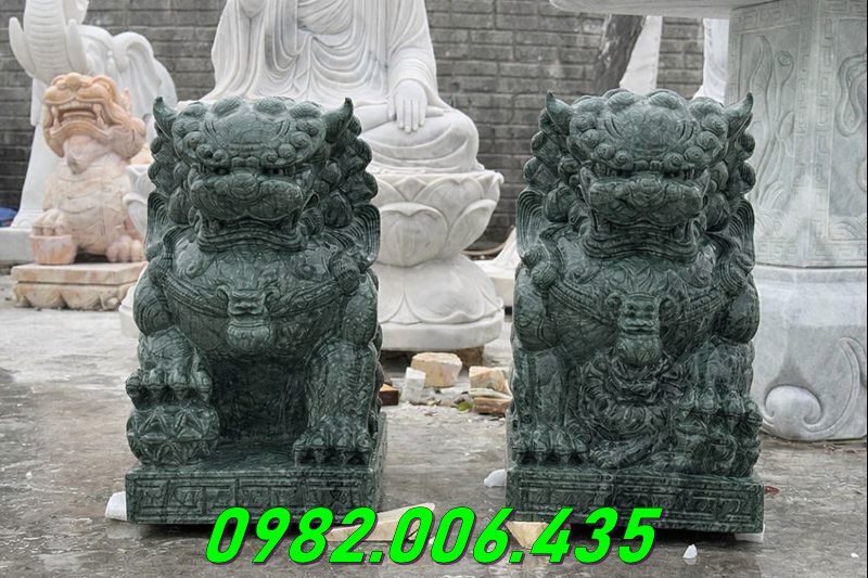 Kỳ lân đá xanh rêu