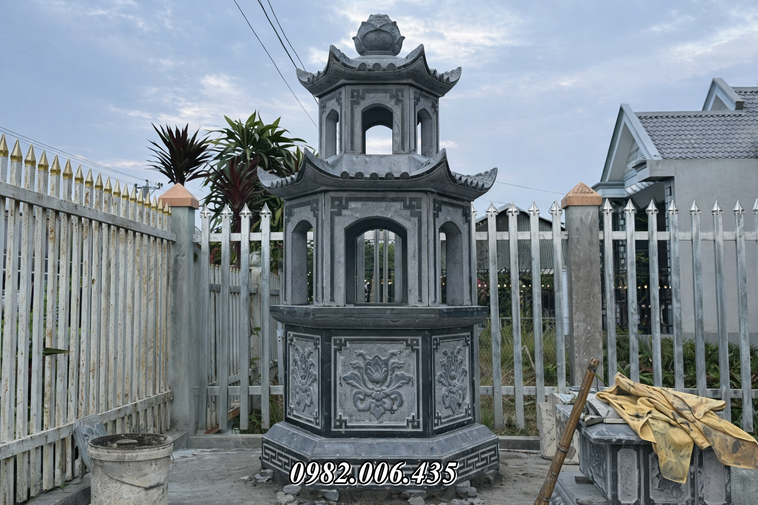 Mộ Tháp Đá Cao Cấp Vũng Tàu Giá Bao Nhiêu Có Đáng Tiền Không