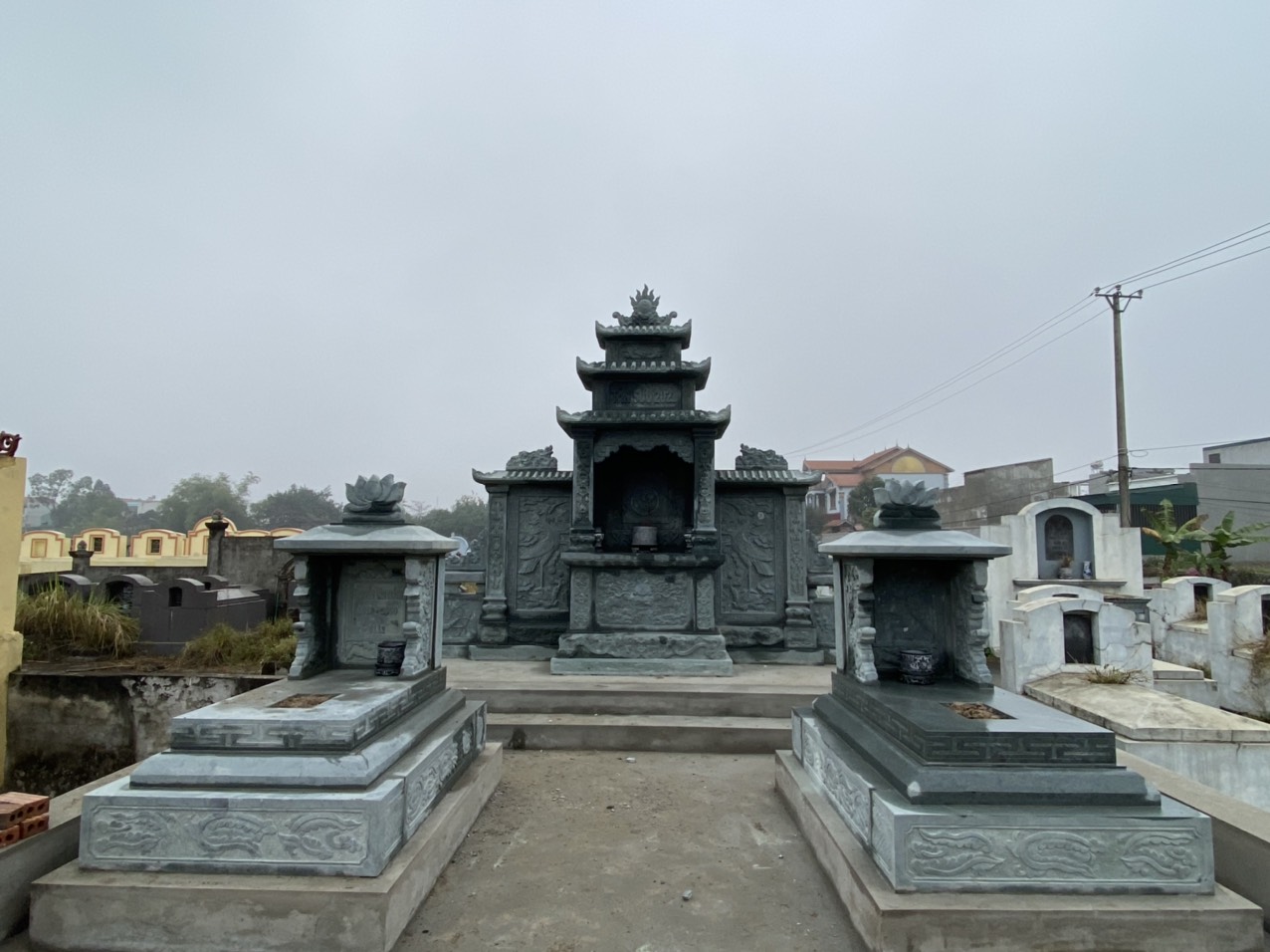 Giới thiệu đôi nét về lăng mộ đá Ninh Bình