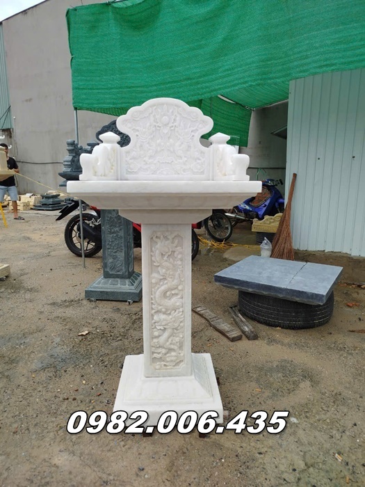 nhiều khách hàng tại TP.HCM chọn mua bàn thờ thiên bằng đá