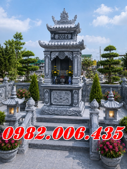 Am thờ đá trong khu lăng mộ bán ở QUẢNG NAM