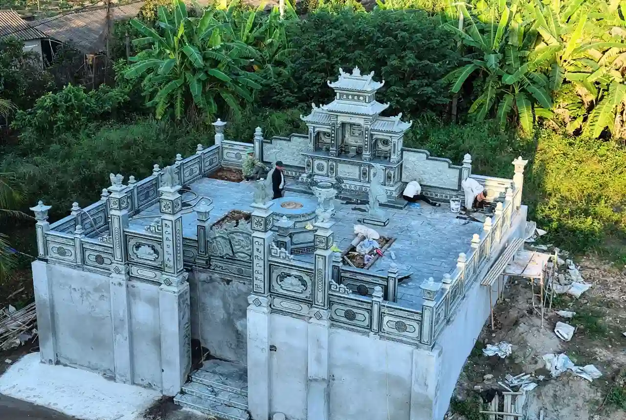 Cách chọn mua lăng mộ đá đẹp giá rẻ tại Bình Phước