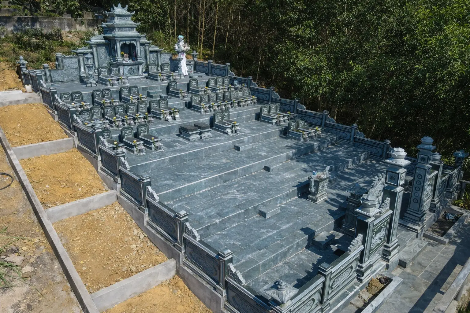 Lăng mộ đá Lâm Đồng – Mẫu khu lăng mộ bằng đá đẹp, bền vững tại tỉnh Lâm Đồng