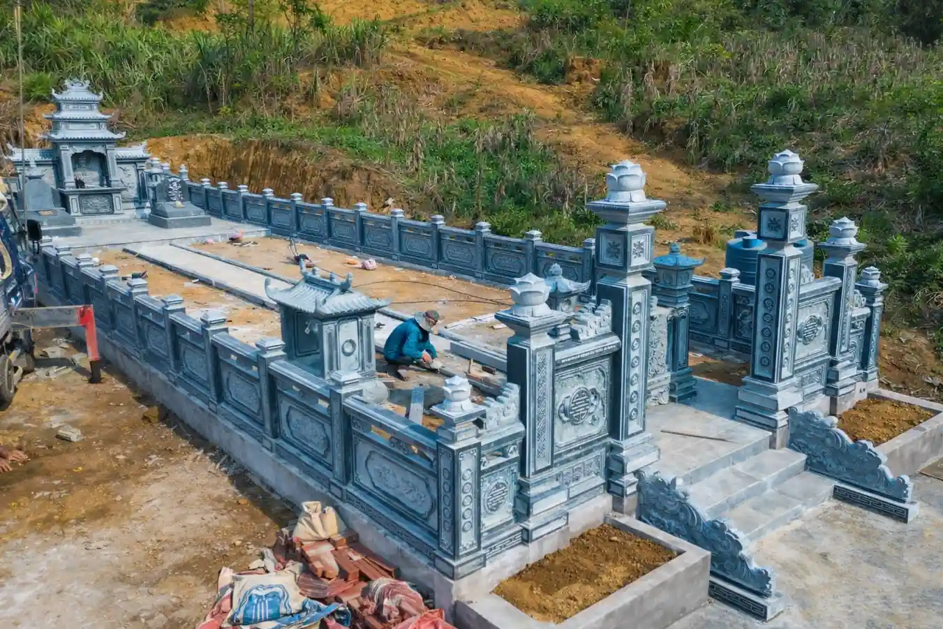 Mẫu lăng mộ nhà mồ đá đẹp tại Bình Phước