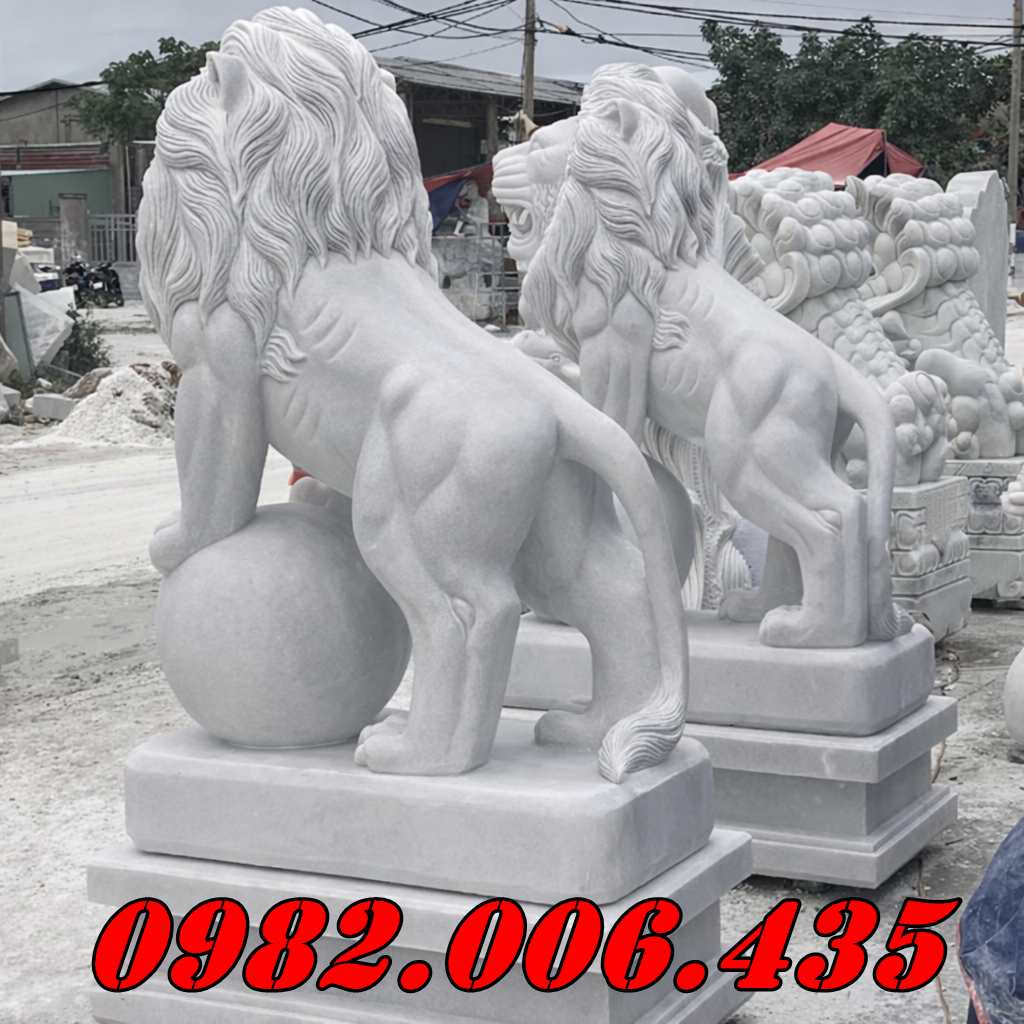 Tượng sư tử đá đứng cầu Bán Đồng Nai