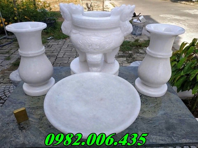 Ý nghĩa của bộ bát hương đá trong thờ cúng Bán Long An